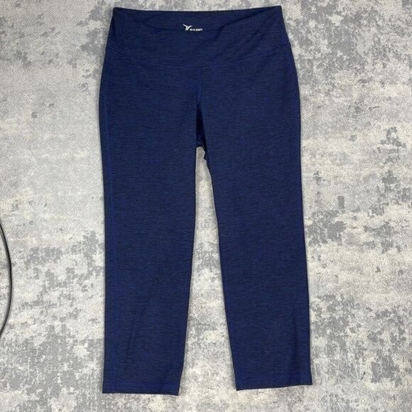 Lot of 10 Bulk Athletic Leggings Shorts Sports Bra Tank Tops Pullover Sz M - Picture 3 of 11